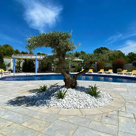 Apartment 2 Bedrooms Apartement With Private Pool Enclosed Garden And Wifi At 2 Km Away From The *